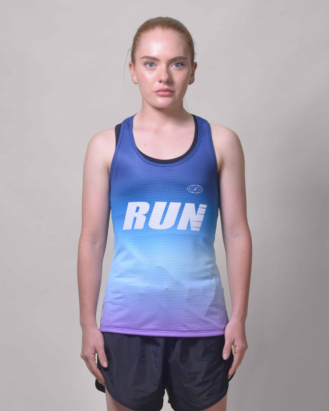 CAMISILLA RUNNING CELESTE