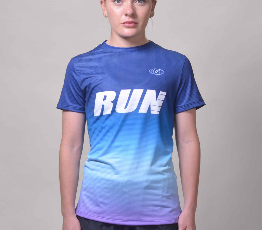 CAMISETA RUNNING CELESTE